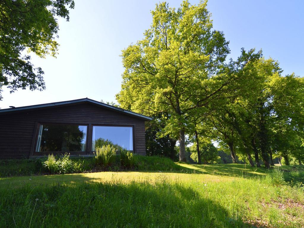 Willa Modern Chalet With Private Tennis Court In Humain Zewnętrze zdjęcie